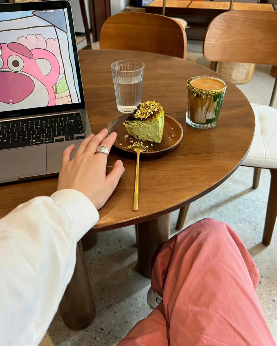 Busy day and Lunch, lol ☕️🍰💻