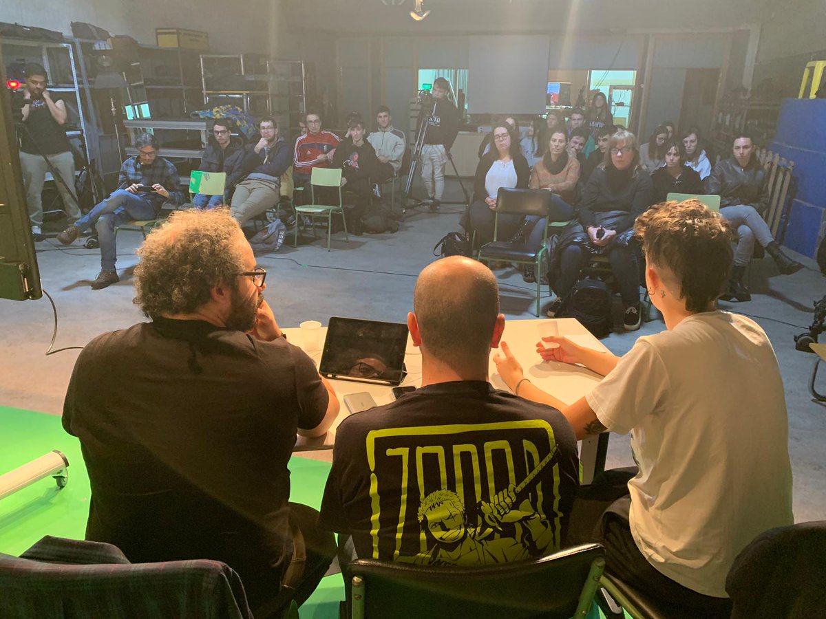 iesvegadelprado's tweet photo. "Por nosotras" es finalista del festival Rueda con Rueda. En la jornada de ayer participaron:
✅Carlos Zalama (director)
✅Héctor Varela (productor)
✅Karu Borge (directora de fotografía)
✅Silvia Veras (guion original)
#PlanDeRecuperación #APECYL #MEFP_EMPRENDIMIENTOCYL https://t.co/MpMIcKB5gz
