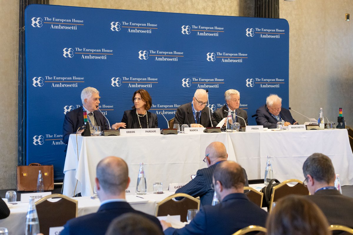 Ambrosetti_'s tweet photo. #WSCDA
Al Workshop dell'Osservatorio #CorporateGovernance si commentano i risultati delle survey rivolte alle società quotate e private e i contenuti del Disegno di Legge Capitali, insieme a:
-Piergaetano Marchetti (Professore Emerito @Unibocconi; membro del Comitato Scientifico dell’Osservatorio)
-Sergio Erede (Socio fondatore, Studio Legale #BonelliErede; membro del Comitato Scientifico dell’Osservatorio)
-Claudia Parzani (Presidente, @BorsaItalianaIT; Partner Linklaters; Vice Presidente Gruppo @sole24ore)