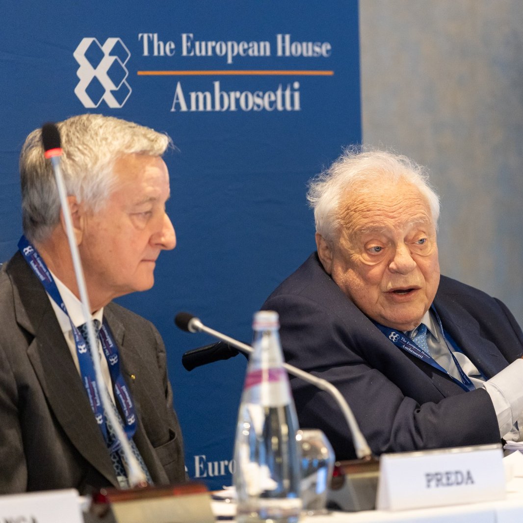 Ambrosetti_'s tweet photo. #WSCDA
Al Workshop dell'Osservatorio #CorporateGovernance si commentano i risultati delle survey rivolte alle società quotate e private e i contenuti del Disegno di Legge Capitali, insieme a:
-Piergaetano Marchetti (Professore Emerito @Unibocconi; membro del Comitato Scientifico dell’Osservatorio)
-Sergio Erede (Socio fondatore, Studio Legale #BonelliErede; membro del Comitato Scientifico dell’Osservatorio)
-Claudia Parzani (Presidente, @BorsaItalianaIT; Partner Linklaters; Vice Presidente Gruppo @sole24ore)