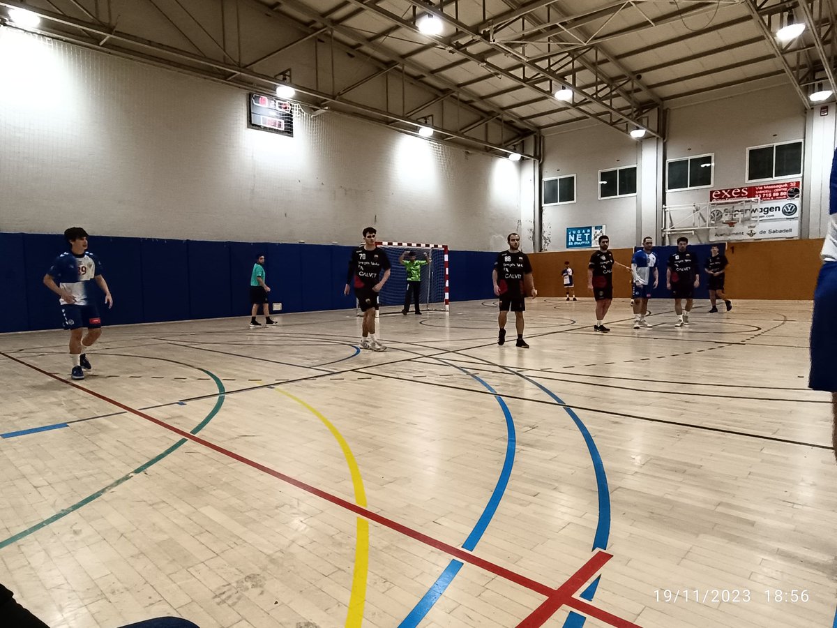 Fet a Sant Feliu (@fetasantfeliu) on Twitter photo 🤾♀️ El Sant Llorenç (<a href="/CHSantLlorenc/">CH Sant Llorenç</a>) es queda sense la victòria a pocs minuts del final del partit
Tot i el bon partit, el matx va acabar amb un 29 - 28 a favor del CA Sabadell Handbol
fetasantfeliu.cat/noticia/106783… 🤾♀️ El Sant Llorenç (<a href="/CHSantLlorenc/">CH Sant Llorenç</a>) es queda sense la victòria a pocs minuts del final del partit
Tot i el bon partit, el matx va acabar amb un 29 - 28 a favor del CA Sabadell Handbol
fetasantfeliu.cat/noticia/106783…