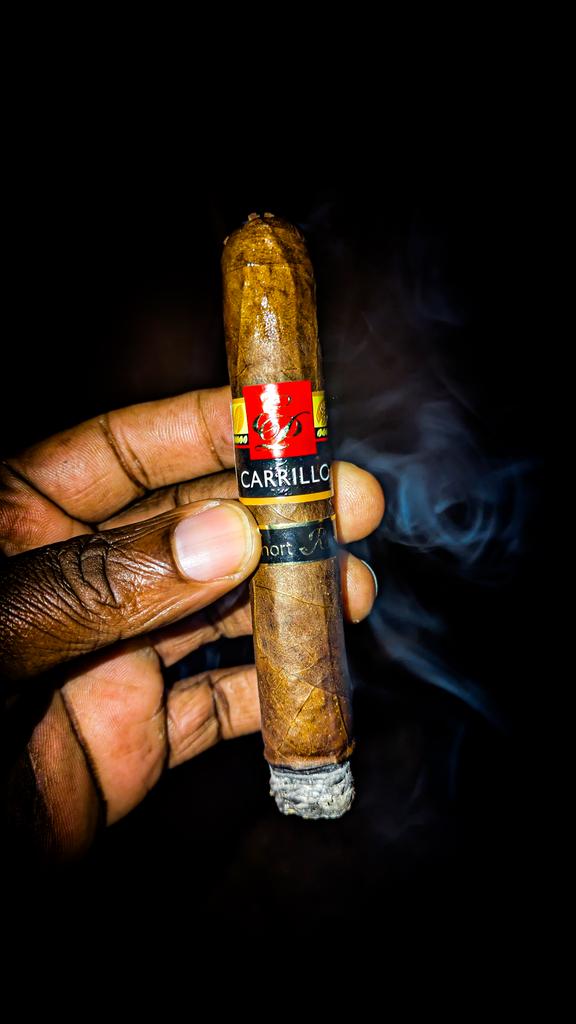 Those @EPCarrillo short runs always on point ❤️. They also do very well with age on them.
.
.
#cigarsmoker #cigarsmokers #blackcigarsmokers #cigarsmokersrd #cigar #cigarporn #cigaroftheday #cigarphotography #cigaraficionados #smokingnow