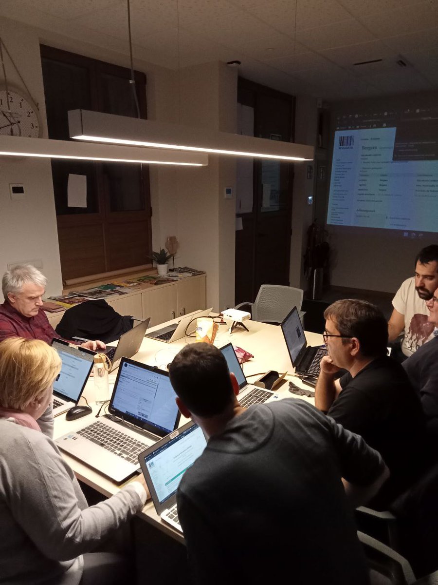ehundu_'s tweet photo. Wikipedia editatoian Bergarako artikuluak editatzen eta sortzen ibili ginen. Hurrengoa hemendik bi hilabetera!

https://t.co/y1BVVTsKM1 https://t.co/axTeX9uUnh