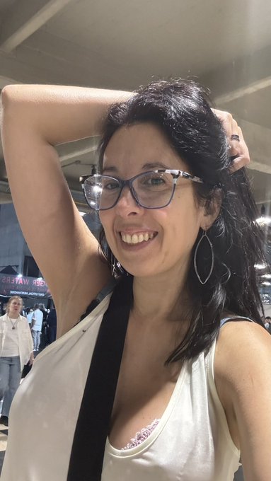 Felicidad ! Y eso que fue antes de entrar 🤩 https://t.co/M4ZFzYjqyc<a href="/tag/buenmi%C3%A9rcoles"class="tags"><span>#buenmi&eacute;rcoles</span></a>