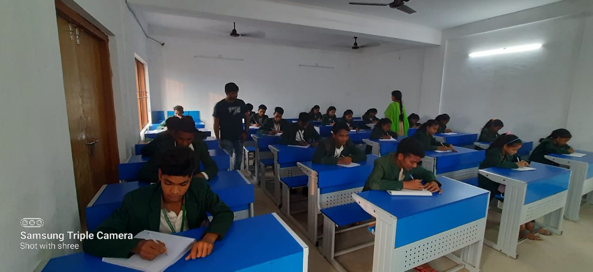 #JanjatiyaGauravDivas
- #JanjatiyaGauravDivas2023
- #ViksitBharatSankalpYatra
A Blog writing competition has been conducted in EMRS CHANDRAPUR