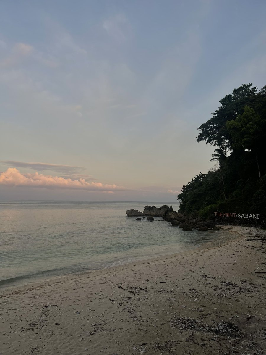 inisabrinaaaa's tweet photo. Menikmati view sambil dengerin KISAH

 #TeaserKISAHIsOutNow https://t.co/CerCeeCiT4