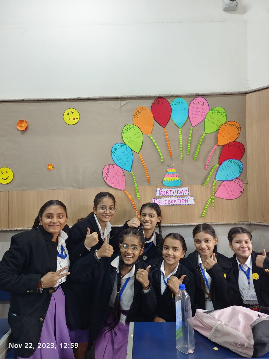karshan01's tweet image. 👩‍🏫 Teacher Nidhi Ma&apos;am &amp;amp; our creative squad turned our classroom into a masterpiece of happiness! From vibrant decor to collaborative projects, the spirit of togetherness is woven into every detail. Walking into this space is an instant mood lift.🌈 
#Happinessclass
