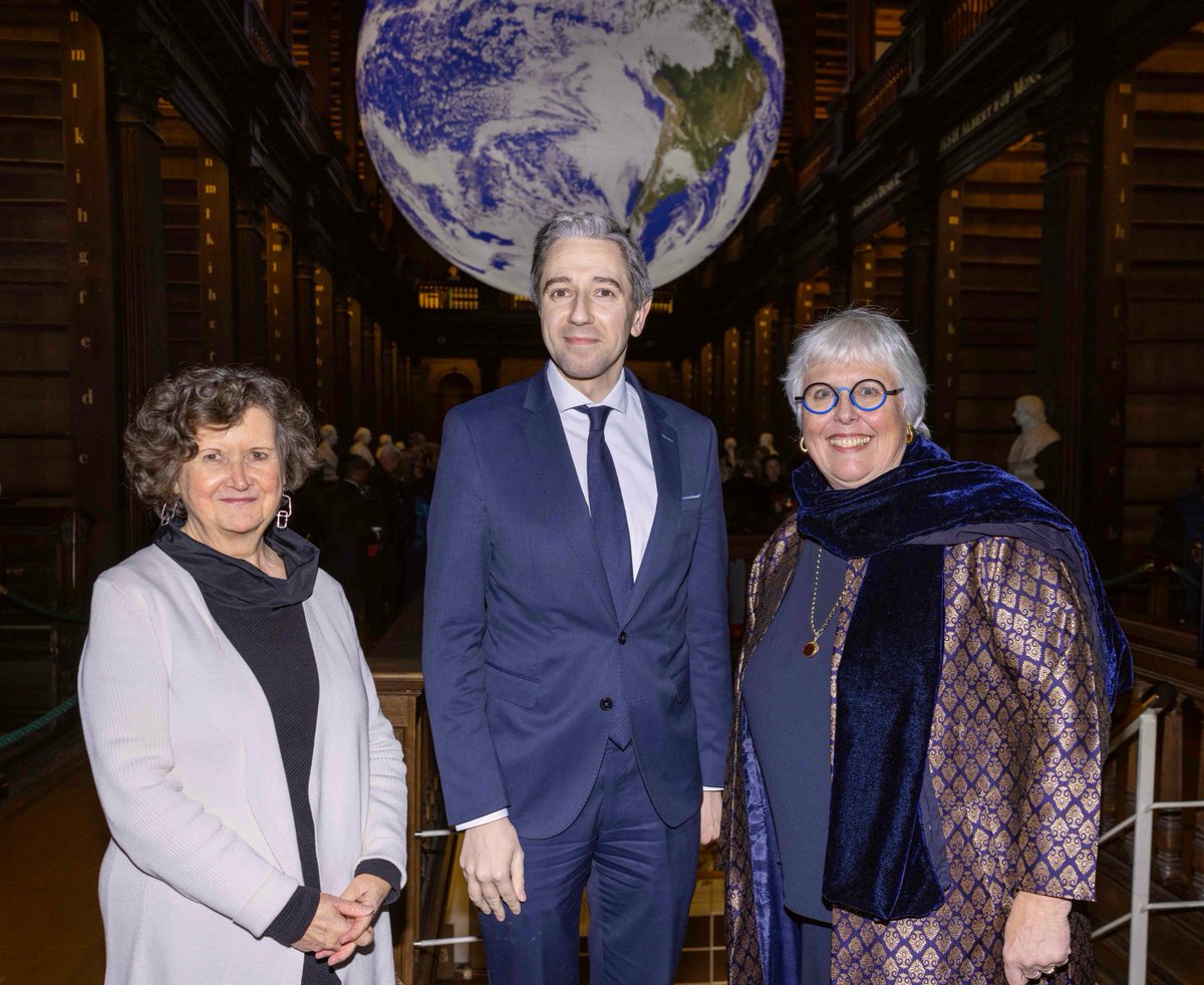 Warm congratulations to Prof @janeohlmeyer on the publication of her new book 'Making Empire: Ireland, Imperialism, and the Early Modern World' which was launched by @SimonHarrisTD in @tcdlibrary last night. Read more here: tcd.ie/news_events/to…