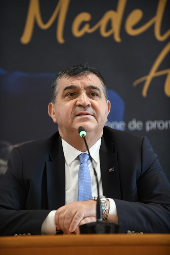 coebruges's tweet photo. “For Türkiye, the EU membership would be the completion of our westernization process.”

Faruk Kaymakcı, Permanent Delegate of the Republic of Türkiye to the EU and alumnus of the College, addressed our students in Bruges this morning.

Thank you, @frkkymkc, for your visit! https://t.co/xeyYEyANAc