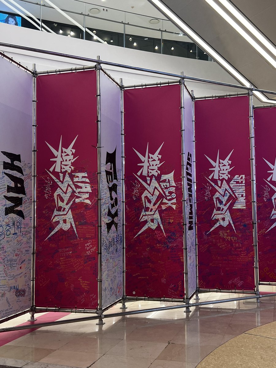 Cu_2mins's tweet image. 🐶🐱#StrayKids #SKZ_ROCKSTAR_POPUP