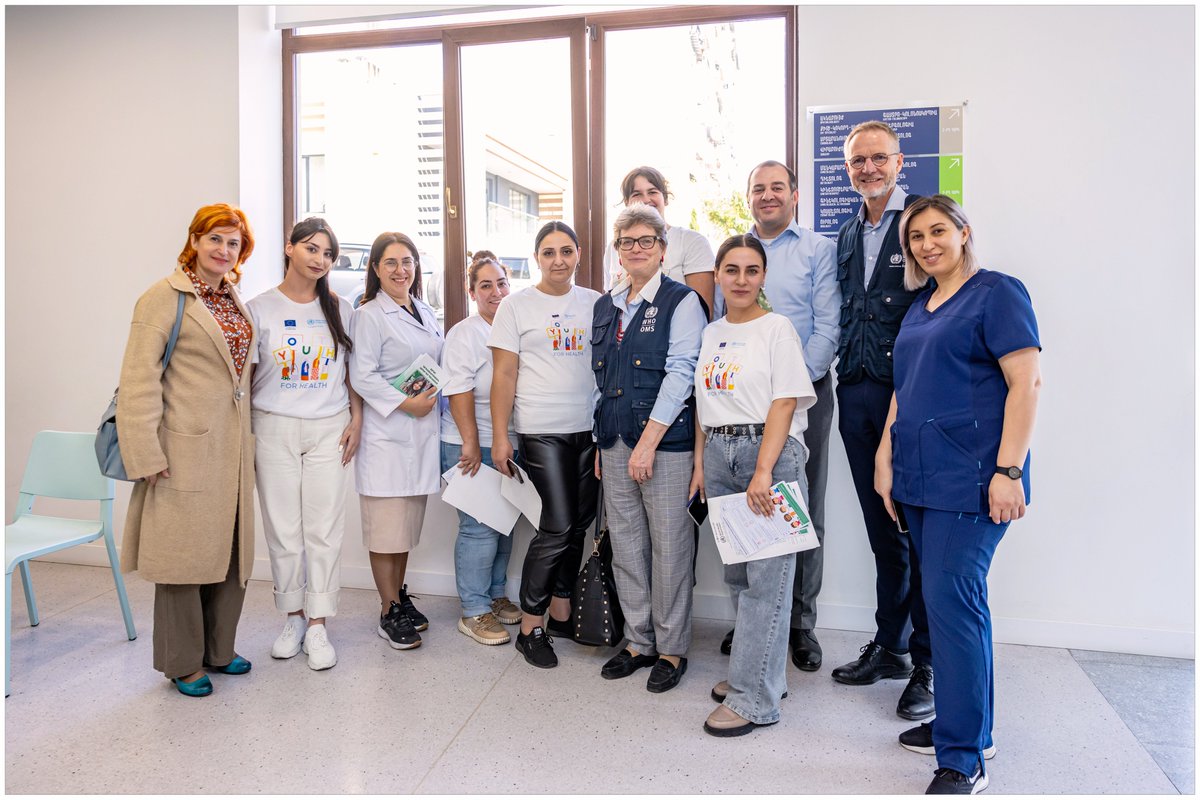 The WHO team also met with the dedicated students engaged in the #EU-#WHO 'Youth for Health' initiative. These young changemakers are actively raising awareness about the crucial importance of vaccines at primary healthcare centers. 🌍💉 @eu_near #VaccinesSaveLives
