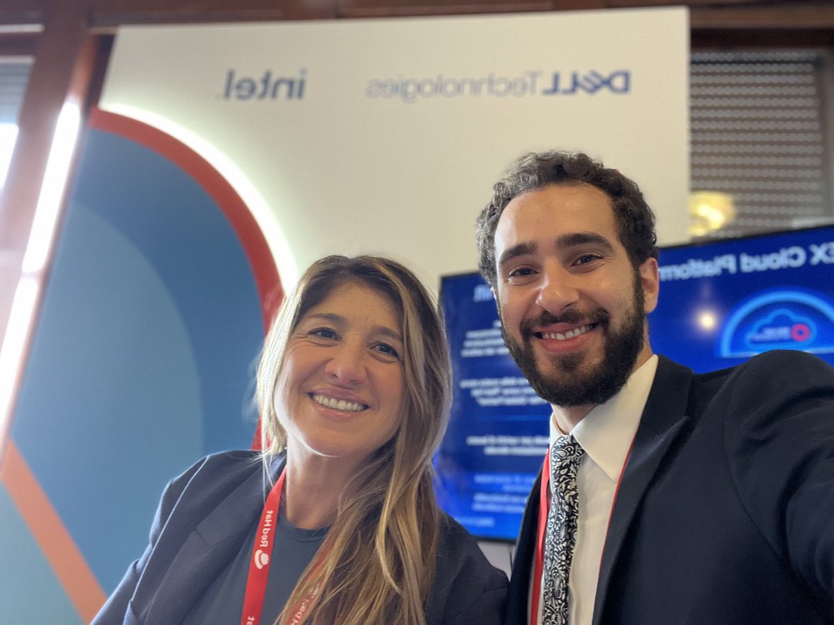francescalante1's tweet photo. @DellTechItaly here we are 🫶@RedHatItaly #apexcloudplatform #openshit https://t.co/ShQWg9w2CX