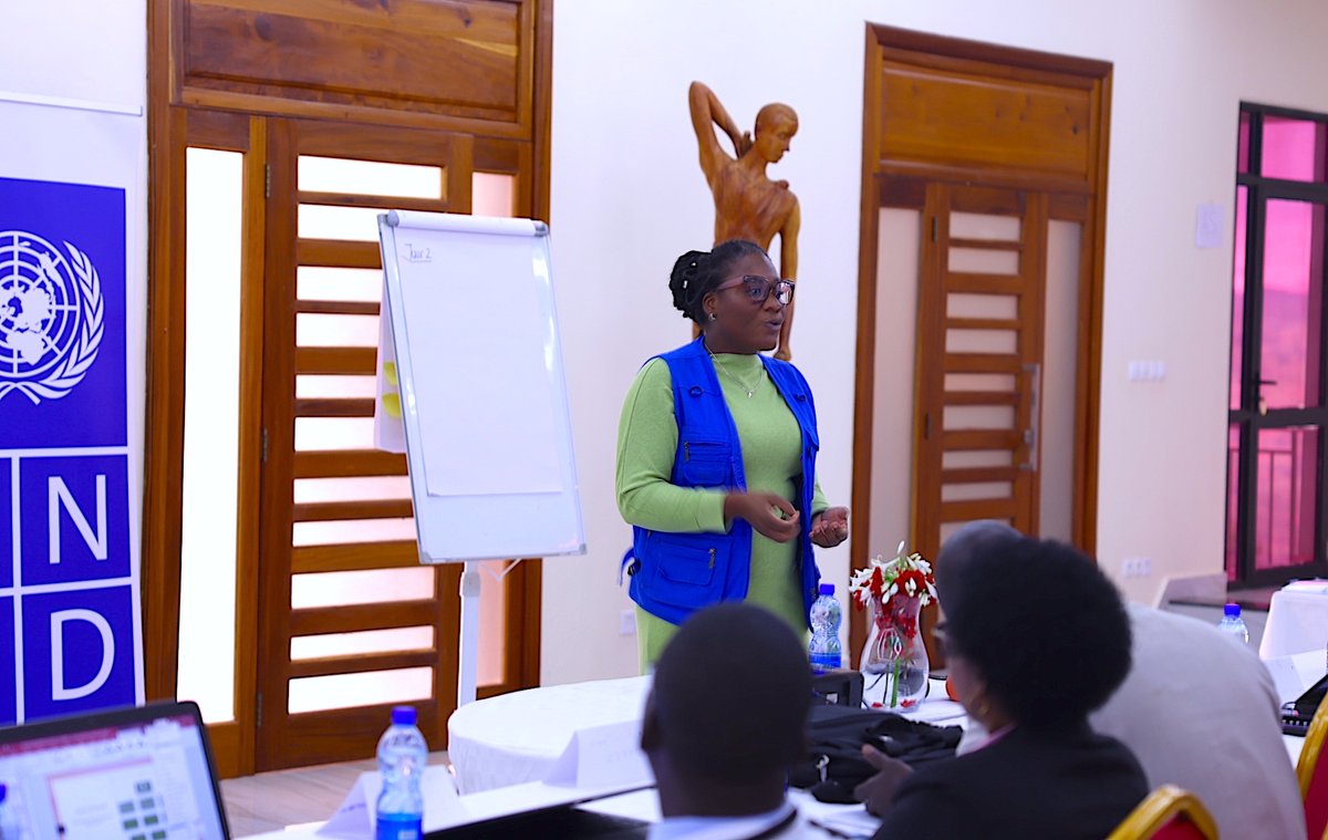 PNUDBurundi's tweet photo. La formation coorganisée par le #PNUD #Burundi @UNFPABurundi @UNWomenBurundi @OIMBurundi @UNHCR_Burundi et #PAM va permettre de fournir aux partenaires une base de référence et de documentation dans le but de consolider la #PEAHS. #ODD5 #ODD17 https://t.co/O6Kg42n382