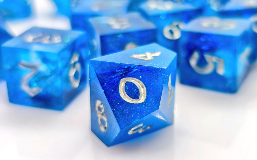 Otro set que ya está en manos de su dueño. En este caso con varios d20, d10 y d6 extra ❤️