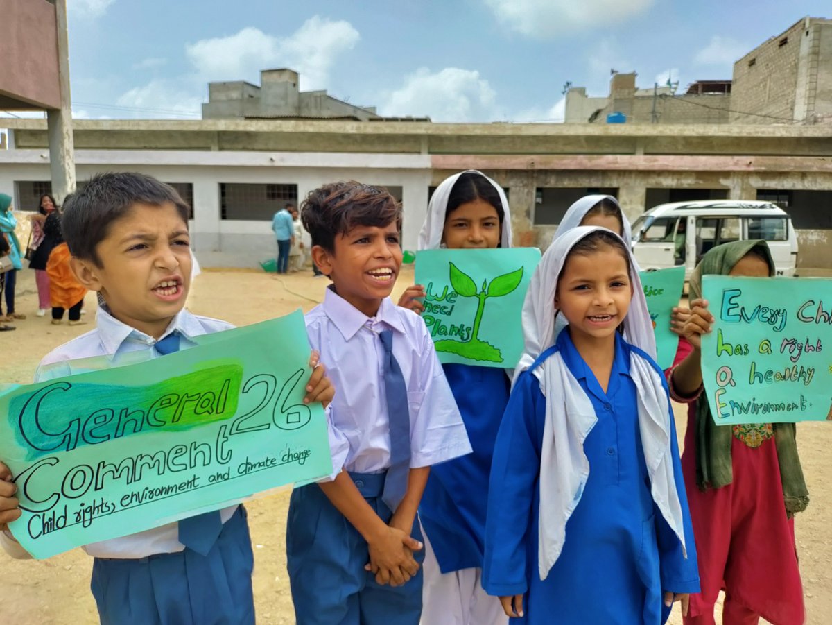 LocaltoGlobalPK's tweet photo. Empowering children through General Comment 26: Children rights in environmental crises. Highlights include education on a healthy environment, addressing urban green spaces, and hands-on activities for sustainable action. Children demand a greener future!
 #GC26 #ChildrensRights https://t.co/VCcmgnnL0n