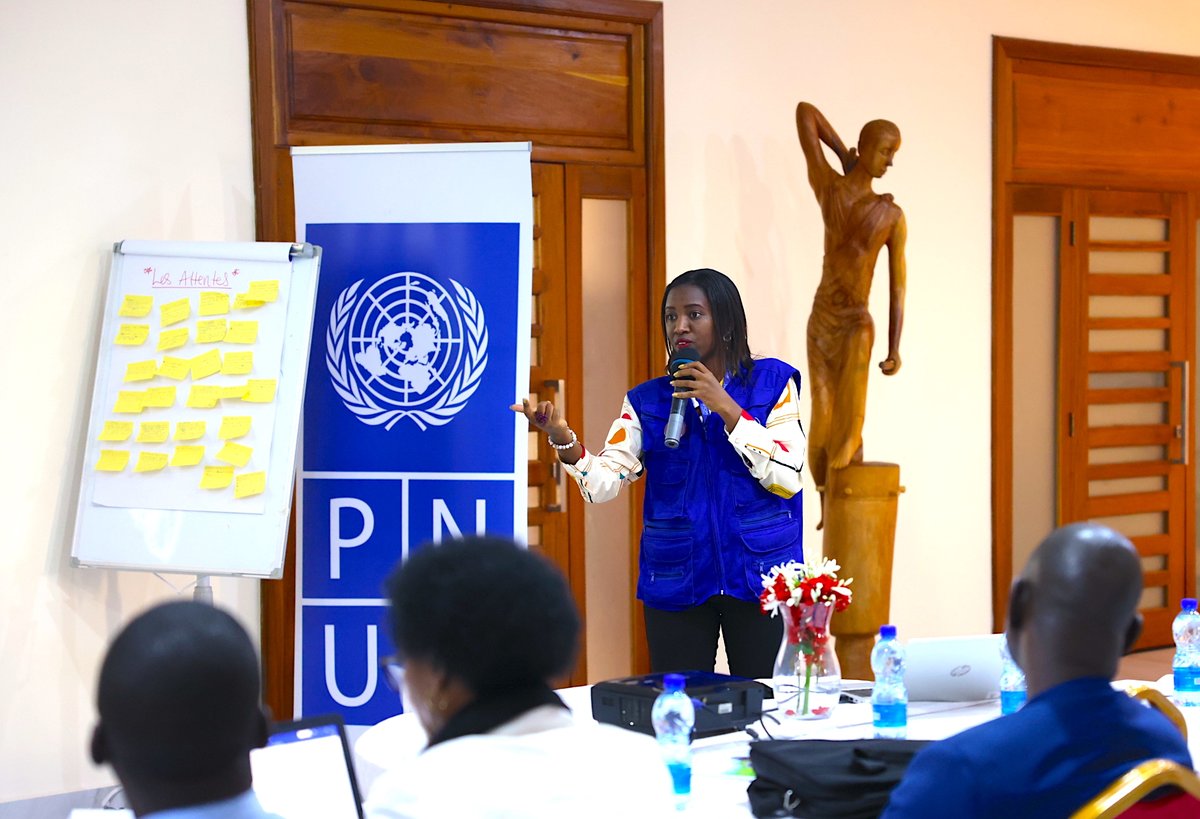 PNUDBurundi's tweet photo. La formation coorganisée par le #PNUD #Burundi @UNFPABurundi @UNWomenBurundi @OIMBurundi @UNHCR_Burundi et #PAM va permettre de fournir aux partenaires une base de référence et de documentation dans le but de consolider la #PEAHS. #ODD5 #ODD17 https://t.co/O6Kg42n382