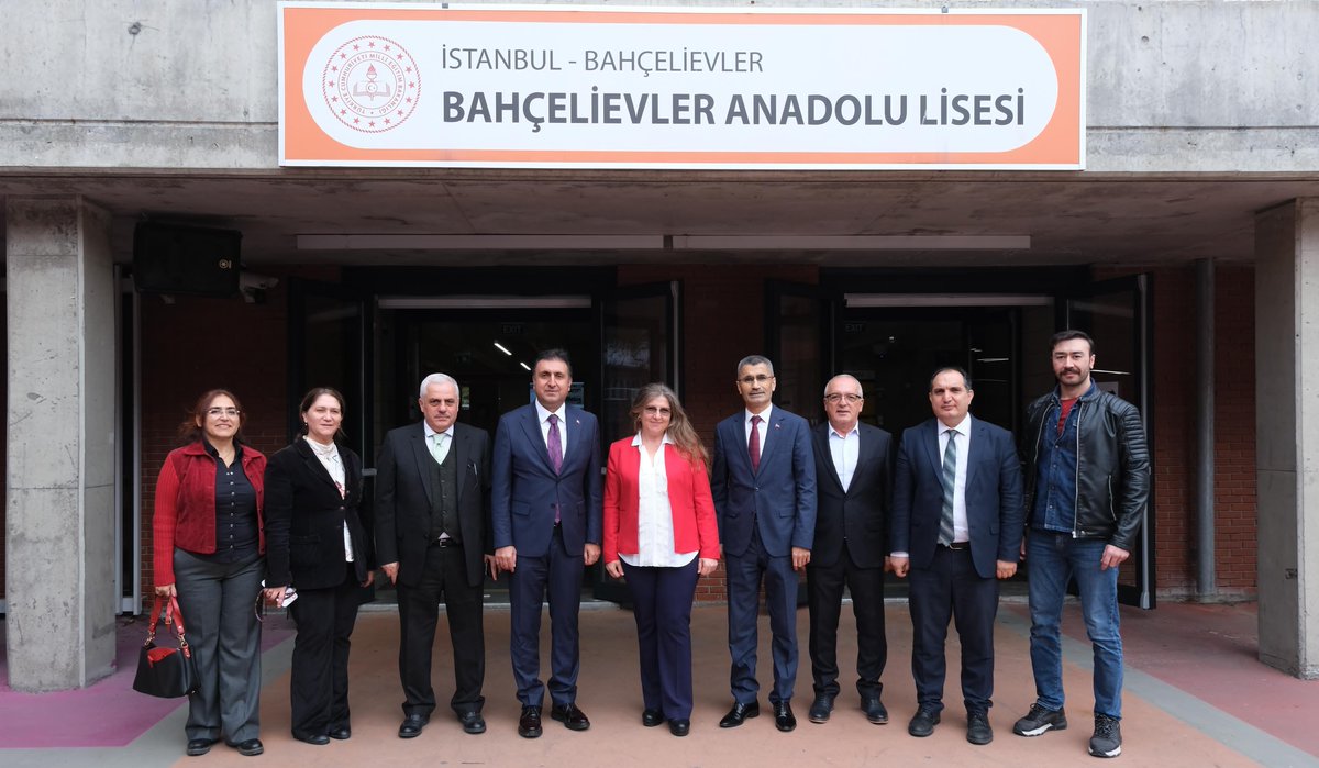 İstanbul İl Millî Eğitim Müdürlüğü (@istanbulilmem) on Twitter photo 🔹İl Millî Eğitim Müdürümüz Doç. Dr. Murat Mücahit Yentür, Bahçelievler Anadolu Lisesini ziyaret ederek öğrenci ve öğretmenlerimizle buluştu.
<a href="/tcmeb/">Millî Eğitim Bakanlığı</a> <a href="/Yusuf__Tekin/">Yusuf Tekin</a>
<a href="/MucahitYentur/">Murat Mücahit Yentür</a> 🔹İl Millî Eğitim Müdürümüz Doç. Dr. Murat Mücahit Yentür, Bahçelievler Anadolu Lisesini ziyaret ederek öğrenci ve öğretmenlerimizle buluştu.
<a href="/tcmeb/">Millî Eğitim Bakanlığı</a> <a href="/Yusuf__Tekin/">Yusuf Tekin</a>
<a href="/MucahitYentur/">Murat Mücahit Yentür</a>