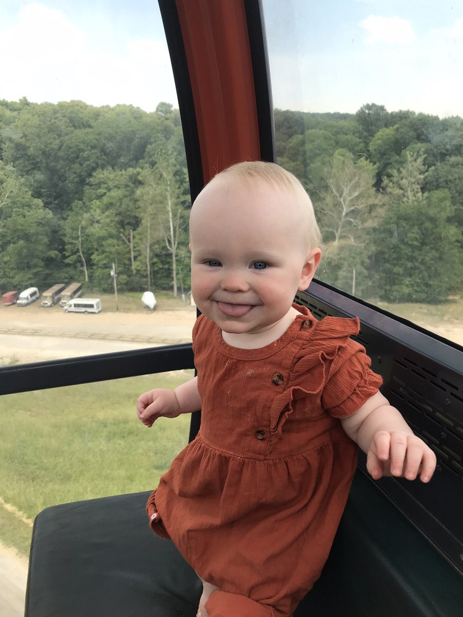emes_cubed's tweet photo. @heather_lindsy We went last May and had a great time! We ate at the restaurant up top and went ziplining while Grandpa watched the baby  ✨ https://t.co/ehxjEaDG3J