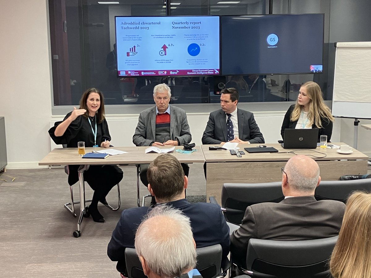bancdatcymru's tweet photo. Heddiw, treuliodd Rhian Elston, ein Cyfarwyddwr Buddsoddi Cymru, y bore yn siarad am sut mae’r hinsawdd economaidd yn edrych i fusnesau bach yng Nghymru yn y #SmallBusinessBreakfast yn y Senedd. https://t.co/q1FzWkpvz4
