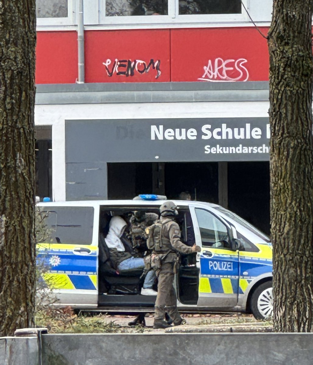 Frank Schneider tweet media