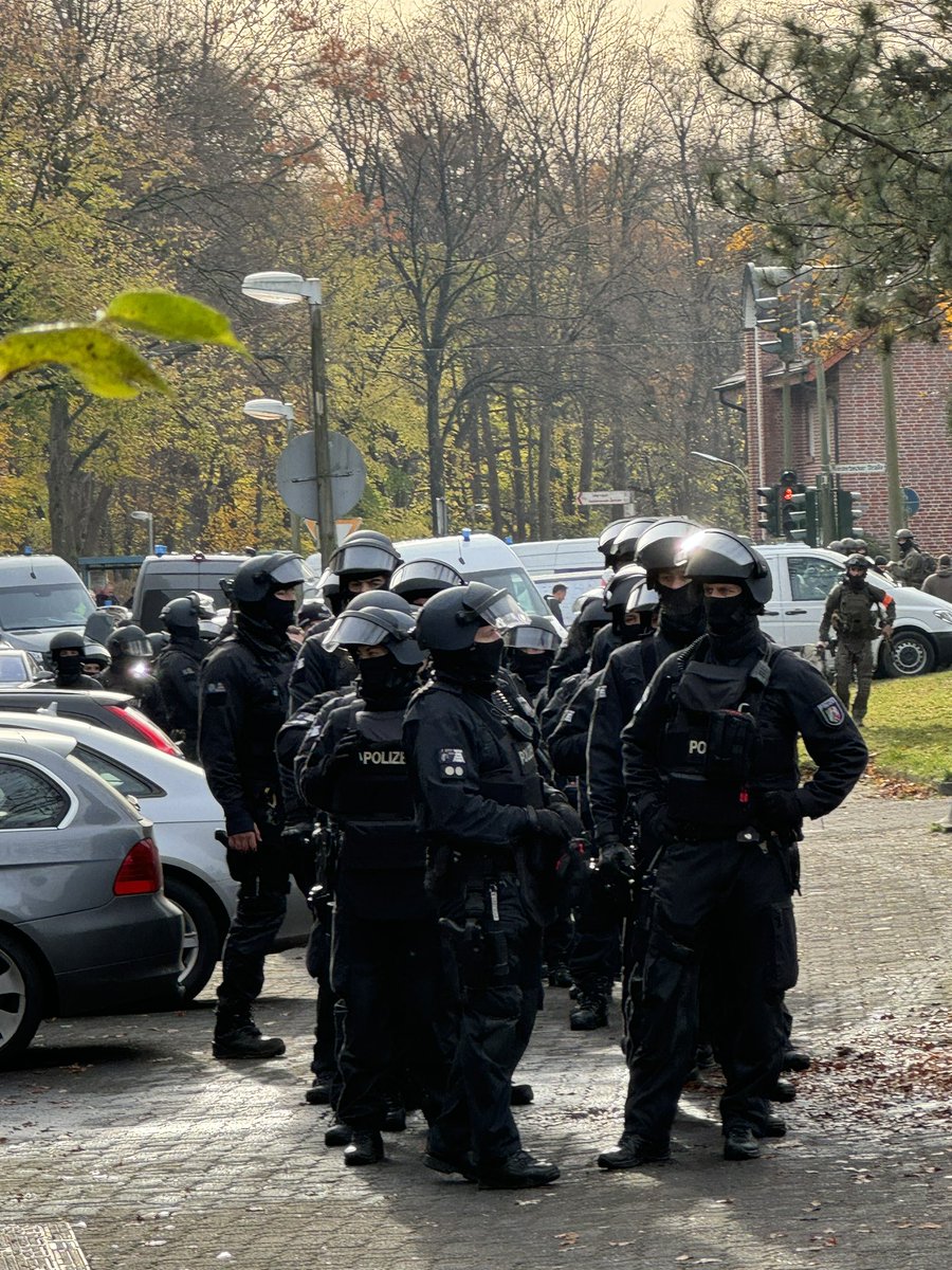 Frank Schneider tweet media