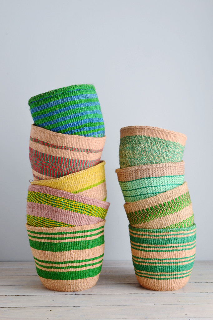 DecoratorsNotes's tweet image. This is a rare chance to own something genuinely unique. Individually woven from indigenous sisal grass. These colourful baskets can be used as planters, desk tidies and fruit bowls - and as storage baskets for toys and blankets, stationery, slippers, knitting - you name it!