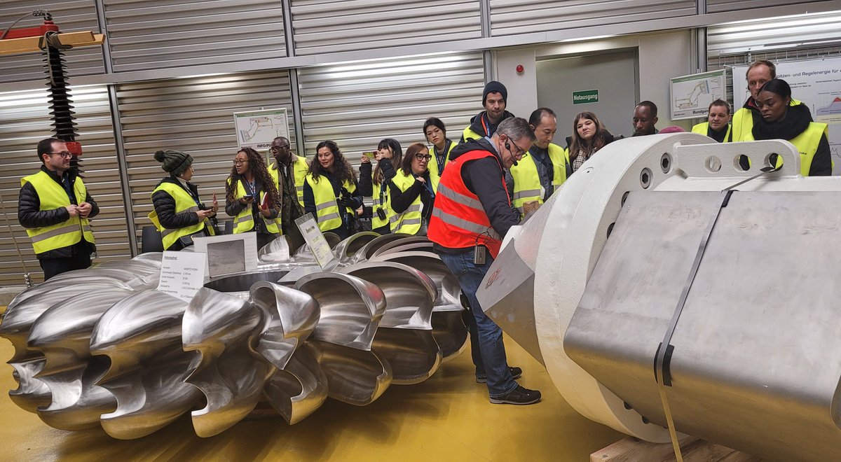 UlrikeRitzinger's tweet photo. The focus of the 16th round of the "Austrian Leadership Programs" is on #energy . This morning, the 22 international participants in #ALPSaustria visit @illwerkevkw in #Vorarlberg
@MFA_Austria #Austria #NetworksCreateFuture #ReFocusAustria https://t.co/gry5R1wmeT