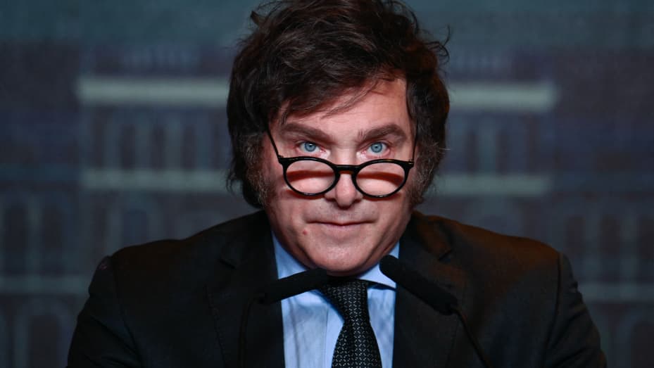 📝| Dolores urgentes (o un atisbo de explicación al triunfo de #Milei) 👉 linkedin.com/feed/update/ur…

#Argentina🇦🇷