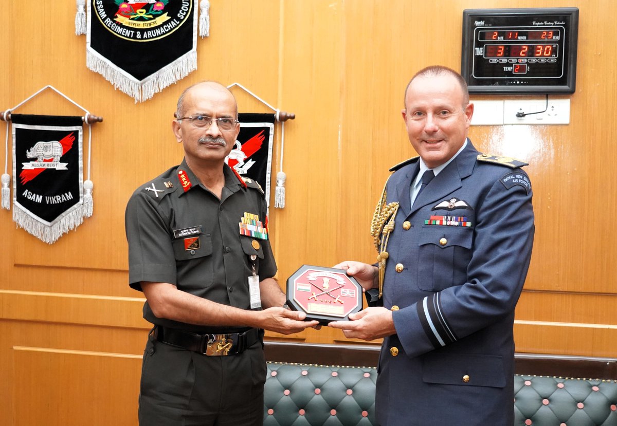 Air Vice Marshal Tony Davies, VCDF #NewZealand Defence Forces #NZDF called on Lt Gen MV Suchindra Kumar, #VCOAS & discussed aspects of mutual interest to enhance bilateral Defence Cooperation between the two Nations.

#IndianArmy
#IndiaNewZealandFriendship🇮🇳🇳🇿