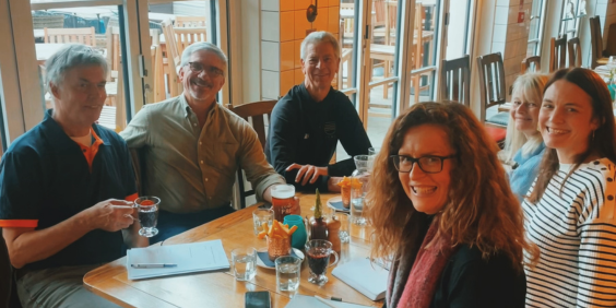 FulhamReachBC's tweet photo. Our FAST, Fundraising And Social Team - is made up of our amazing member volunteers π€©, who give their time & lend their experience to support member engagement, #community & #fundraising.
If youβre interested in getting involved pls get in touch π
#RowingForAll #TeamFRBC https://t.co/vsEFOalKzb