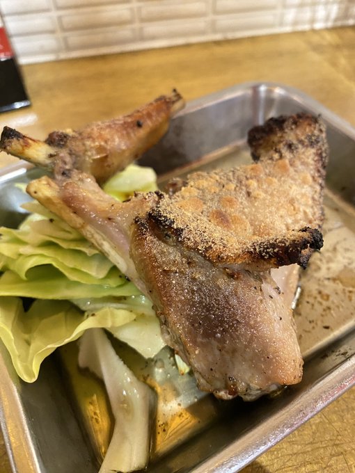 いやいや、、、ガブリチキンって美味くね！？ 安いしハマりそうだわ🍺🍺  ちなみに1人飲みの時は深夜ラジオを聴きながら飲むのが好きです！ https://t.co/0aPmp4WitY