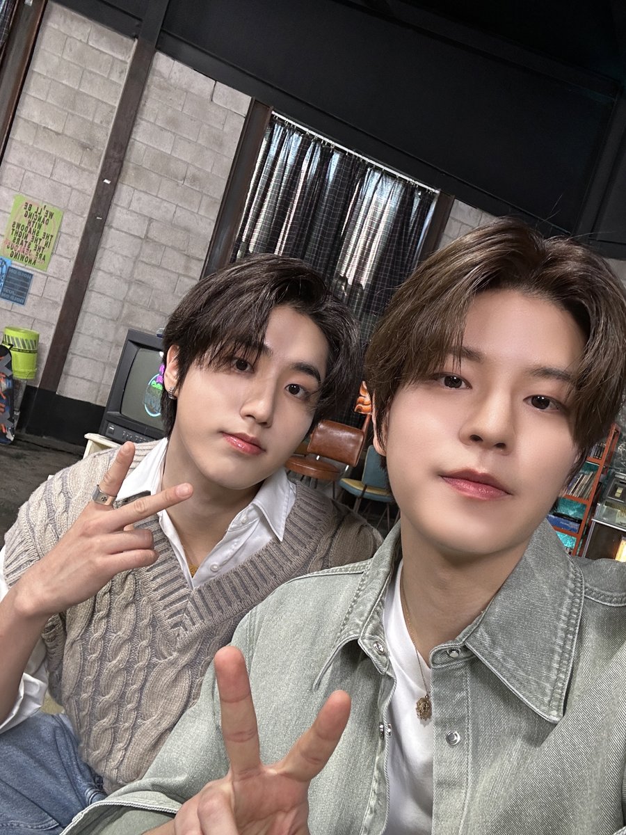 [SKZ-BEHIND📸]

새롭게 시작된 투키즈쇼🎉
MC 창빈과 함께한 첫 번째 주인공은 댕카스🥔🐶🐿🥔

#StrayKids #스트레이키즈
#창빈 #Changbin 
#한 #HAN
#승민 #Seungmin
#2KidsShow #투키즈쇼
#YouMakeStrayKidsStay