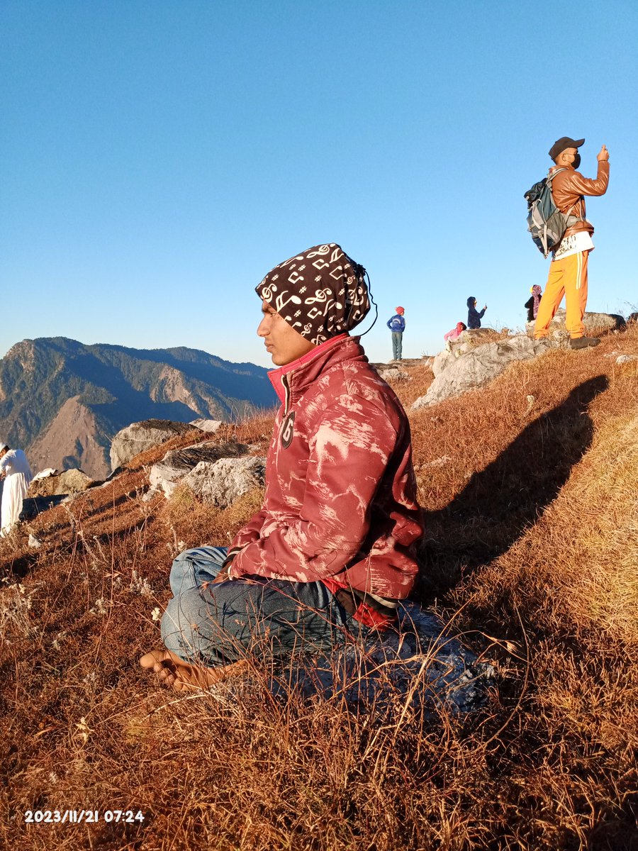 'Chasing sunrises from the top of Sigasdhura Mountain – where the world feels still and the morning whispers secrets of beauty. 🌄 #MountainMagic #SunriseSerenity'