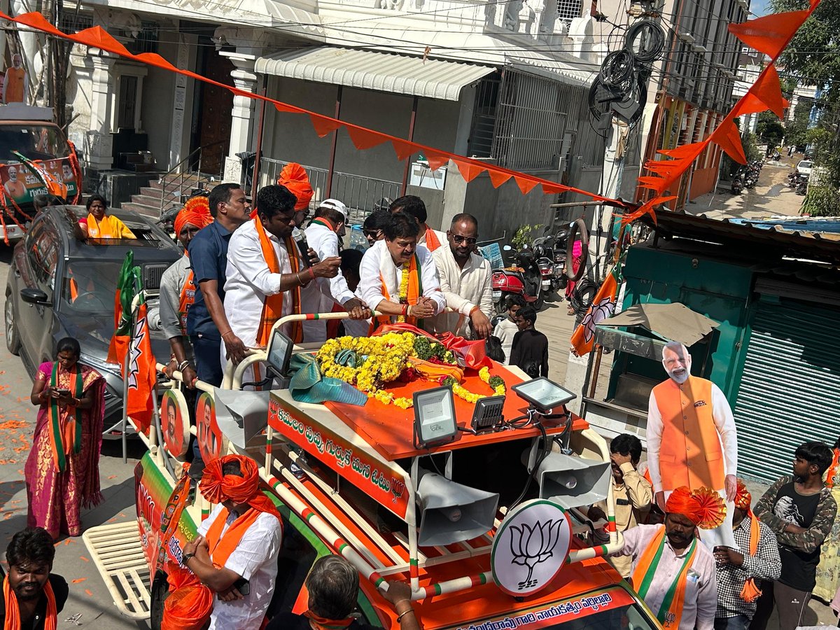 pm_saiprasad's tweet photo. Participated in the road show at Venkatapuram & Lothukunta led by Shri @annamalai_k Ji, @BJP4TamilNadu President, rallying support for our esteemed @BJP4Telangana candidate for the Malkajgiri assembly constituency, Shri @N_RamchanderRao Ji.

I call upon everyone to cast their vote for Shri Ramchander Rao Ji – a vote for @BJP4India is a vote for progress and development.

#Vote4BJP #Vote4Lotus #TelanganaWithBJP 🚩 #MalkajgiriMatters