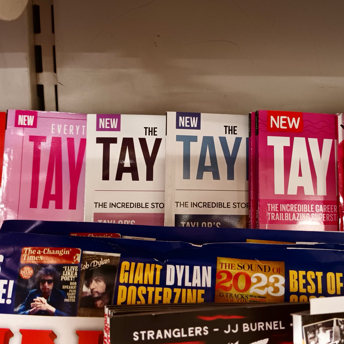 WhosThatGav's tweet image. "Tay, tay, tay, tay, t-t-t-tay-tay, tay tay." #TaylorSwift #MelAndKim #Respectable