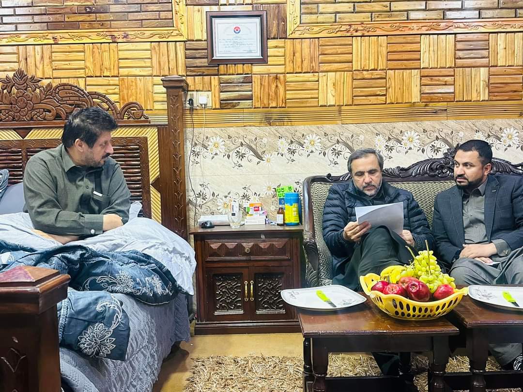 HimayatMayar_'s tweet photo. چین دورے سے واپسی پر اپنے دوست حاجی سبز علی خان کی عیادت کی۔
#ANP | #ANPKhyberPakhtunkhwa | #AwamiNationalParty https://t.co/NFLs6NbzO1