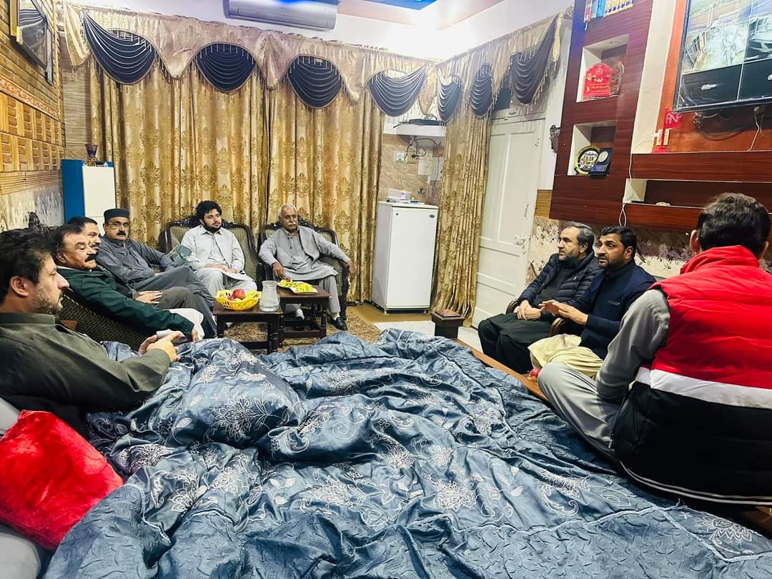 HimayatMayar_'s tweet photo. چین دورے سے واپسی پر اپنے دوست حاجی سبز علی خان کی عیادت کی۔
#ANP | #ANPKhyberPakhtunkhwa | #AwamiNationalParty https://t.co/NFLs6NbzO1