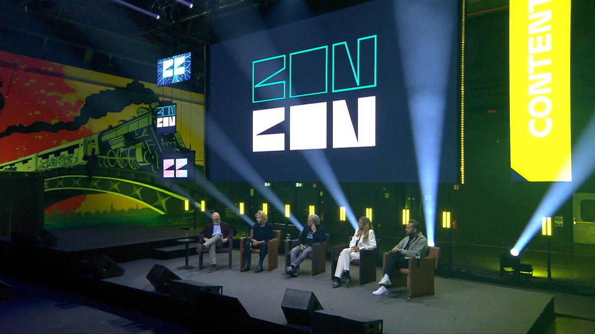 phoenix streamt live von der <a href="/ConConvention/">Content Convention Mainz</a> 2023 zum Thema #KI. Ab 13:00 Uhr geht es um die neuen Rollen von #Sendern und Empfängern. U.a. mit Malu Dreyer <a href="/rlpNews/">Landesregierung Rheinland-Pfalz</a>, <a href="/KaiGniffke/">Kai Gniffke</a> und Norbert Himmler <a href="/ZDF/">ZDF</a> phoenix.de/s/M7g