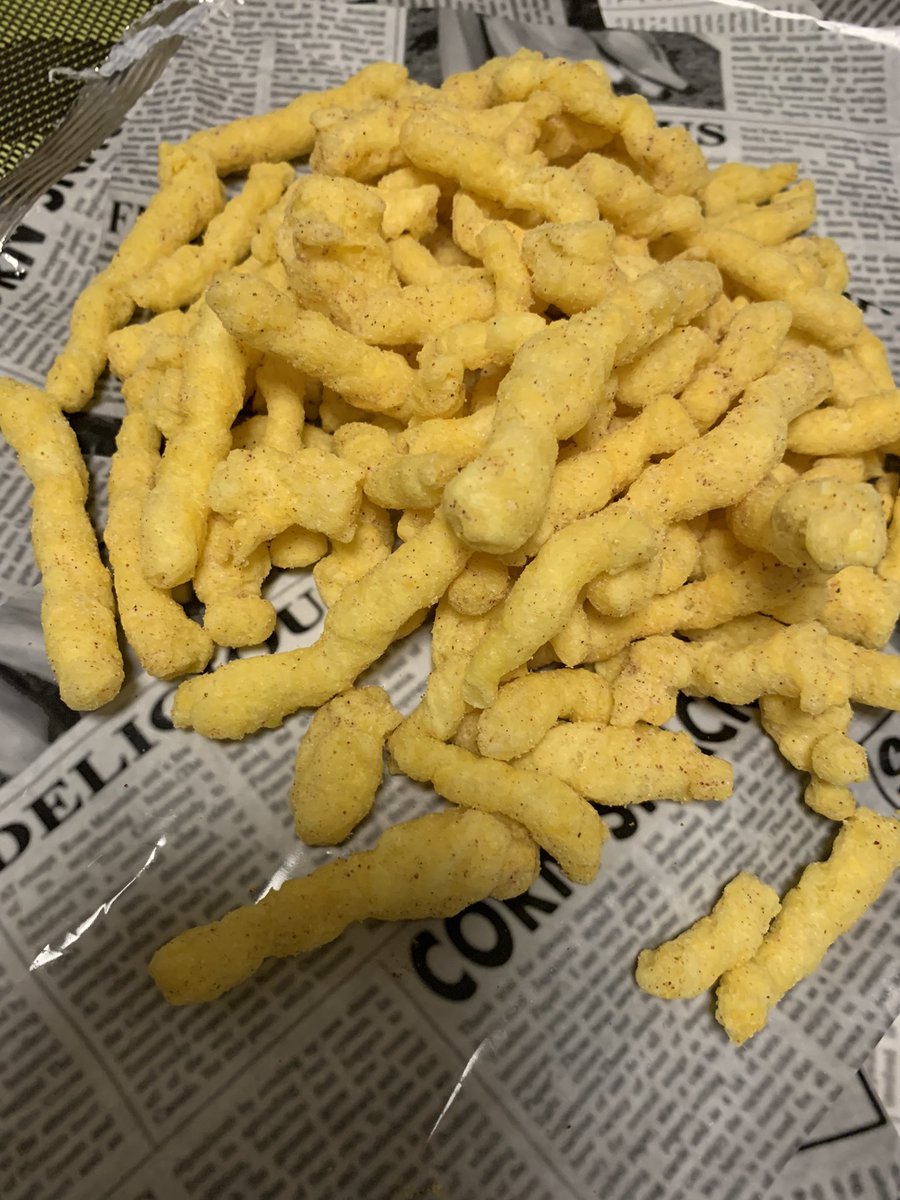 refflucks2022's tweet photo. いやぁ〜こういう細かいこだわりは好きだわ〜!(袋の内側もデザインしてる!)
味は普通に美味しい♫
#fritolay #HUB #cornsnack #fishandchips https://t.co/ExRrqwj20k