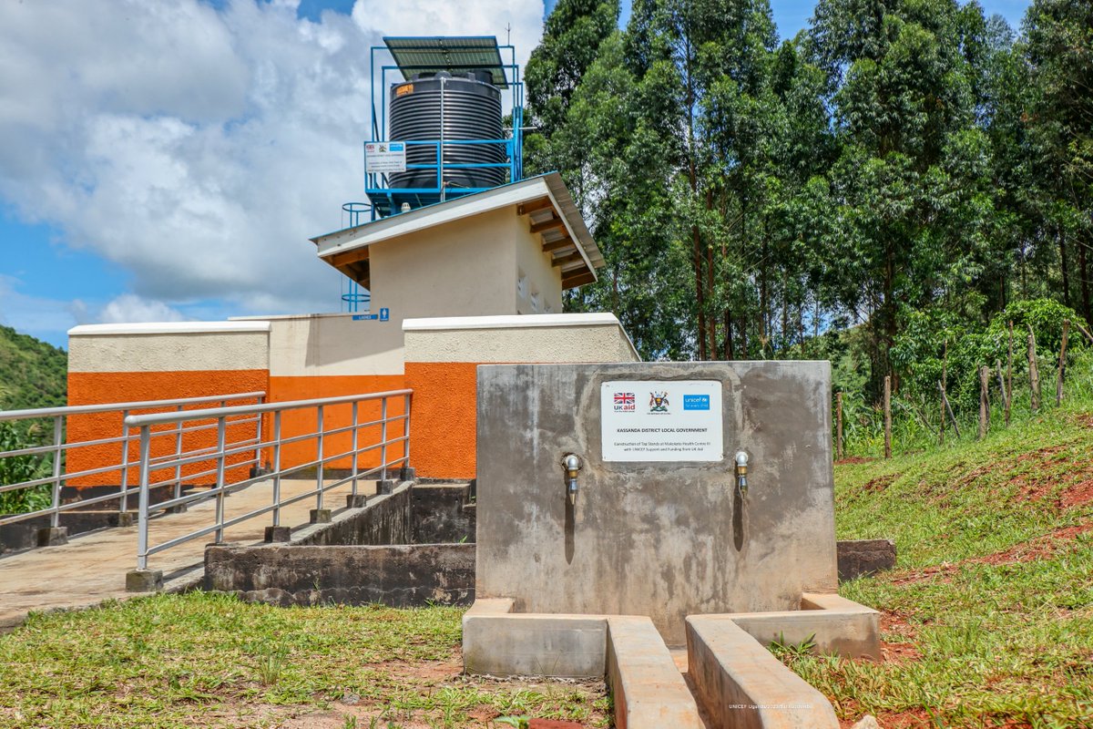 UNICEFUganda's tweet photo. We were honored to welcome an @FCDOGovUK delegation to launch the Makokoto Health Care Facility water supply Systems Project in 📍Kassanda District, funded by @FCDOGovUK @SwedeninUG, a crucial step in preventing future outbreaks &amp; ensuring sustainable access to safe water. https://t.co/mP8wECIVpc