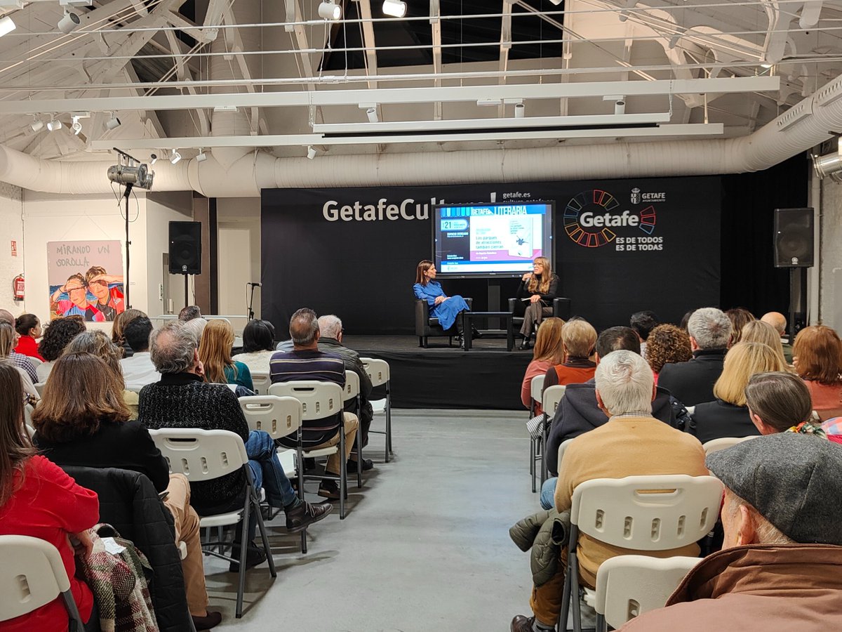 Ayer acompañamos a <a href="/macaballeroma/">Ángeles Caballero</a> en la presentación de su libro "Los parques de atracciones también cierran" 

¡Enhorabuena! 💜