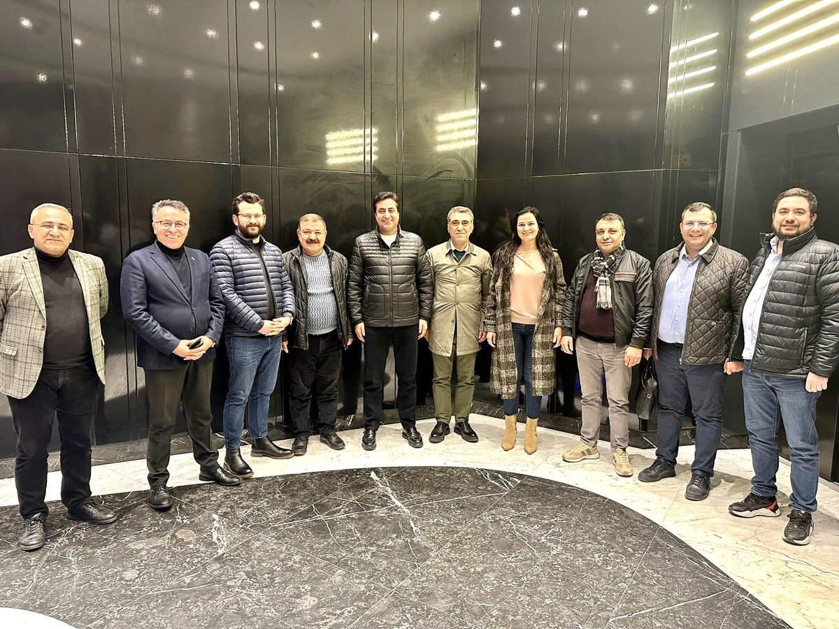 Doğru bir yolun parçası olmak ve o yolda başarılı, cesur ve fedakar yol arkadaşları ile yol yürümek, bir kişinin sahip olabileceği en güzel duygudur.

Yol arkadaşımız ile kararlı bir şekilde çalışmalarımızı devam ettiriyoruz.
Hiç şüphe yoktur ki, hedeflerimiz doğrultusunda