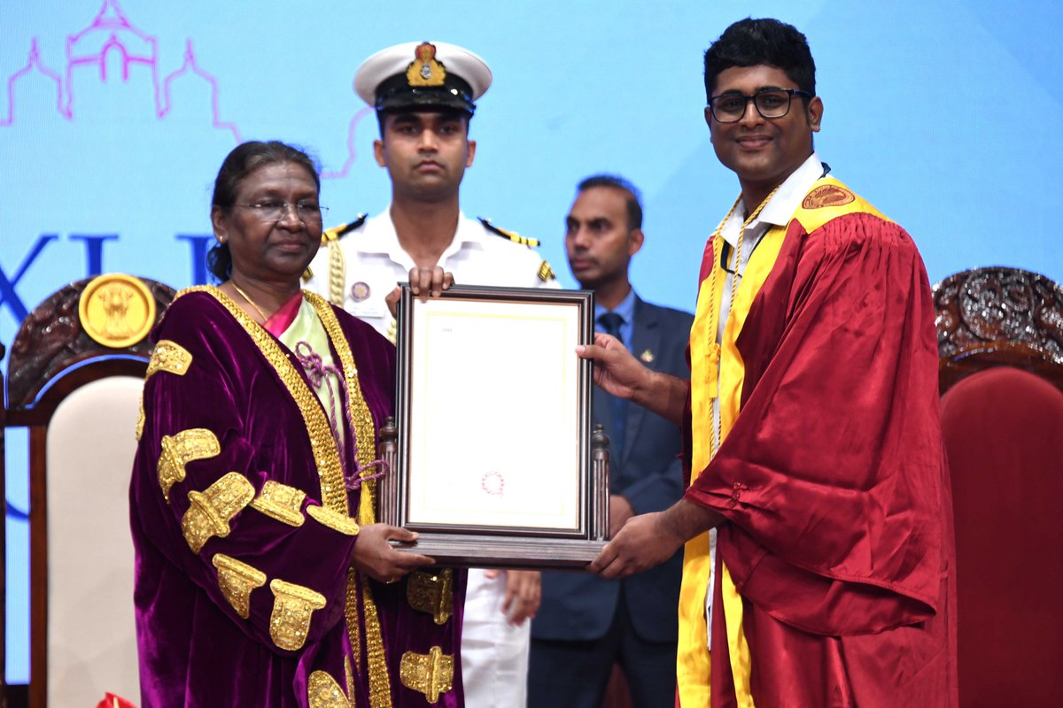 rashtrapatibhvn's tweet photo. President Droupadi Murmu graced 42nd convocation of Sri Sathya Sai Institute of Higher Learning at Puttaparthi, Andhra Pradesh. The President appreciated that Sri Sathya Sai Institute of Higher Learning has included physical, psychological, intellectual, emotional and spiritual dimensions in the education process.
https://t.co/LQiA0WHIhn