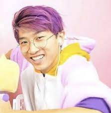 WHO THE HECK IS THIS!!?!?

NGL it looks like steak's girlfriend tbh and steak is in love I will even eat <a href="/steakwads/">stegg</a>  BUT I LOVE CHILLI DOGS THEY ARE BETTER THAN STEAK TBH...