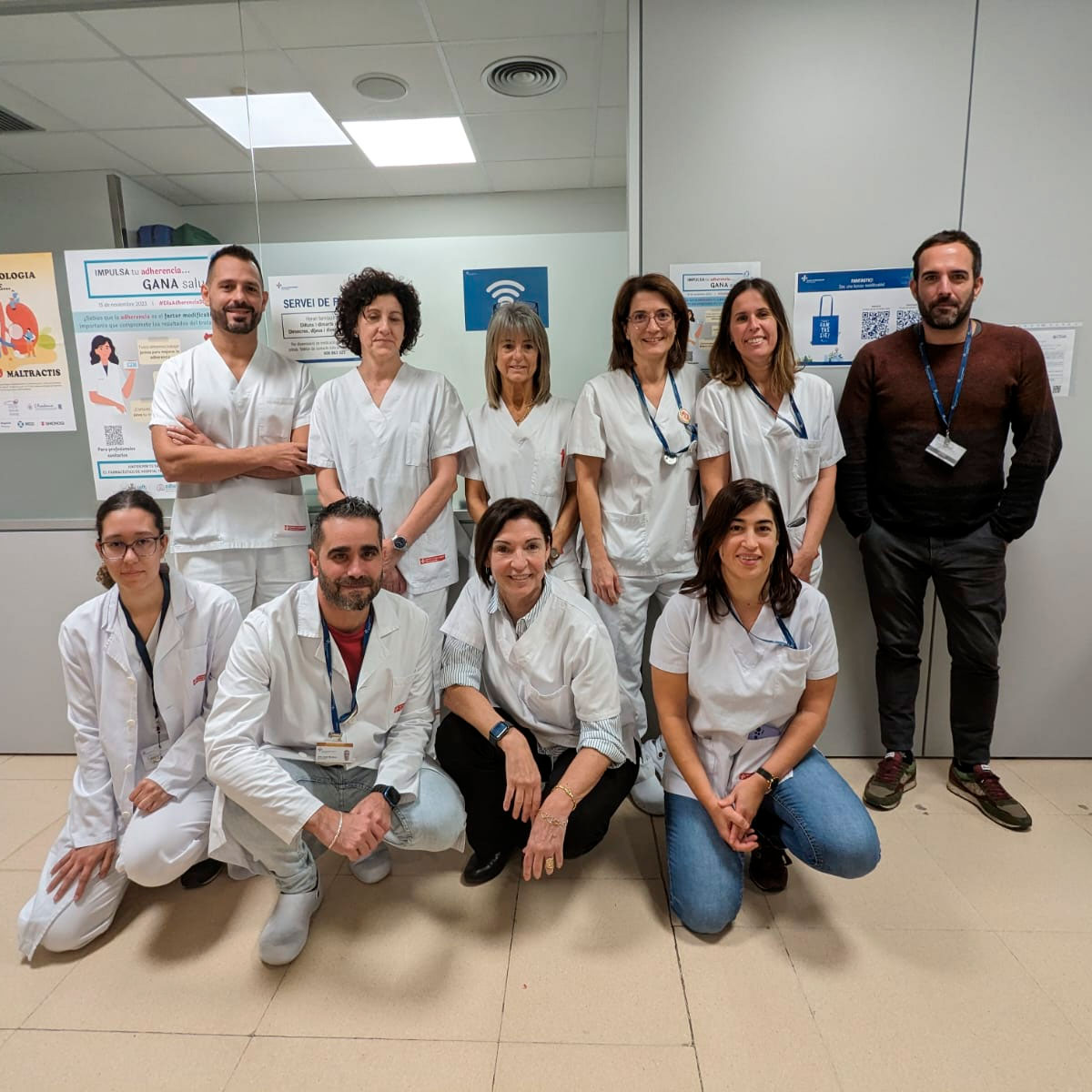 ♻️ Estrenem bosses reciclades!

➡️ Des d'avui, lliurem la medicació hospitalària de dispensació ambulatòria amb una nova bossa feta de plàstic reciclat, que substitueix les anteriors, de cotó orgànic.

#SetmanaPrevencióResidus | #EWWRCAT