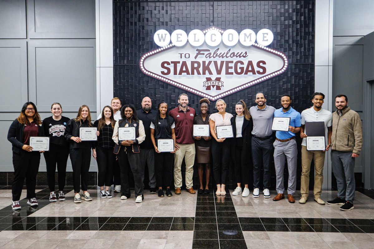 HailStateComply's tweet photo. Congratulations to @HailStateWT’s very own, Alex Mikhailuk, for completing the BELI internship in our office this semester. We are so grateful for all of your help in the office, and we look forward to seeing you crush it on the court in the spring. The future is bright for you! https://t.co/zlOKKU0BpZ
