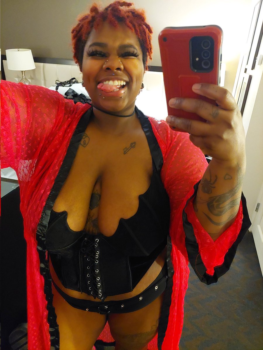 AmazonianFairy's tweet photo. The whore in me is you https://t.co/HikCfE8zfl