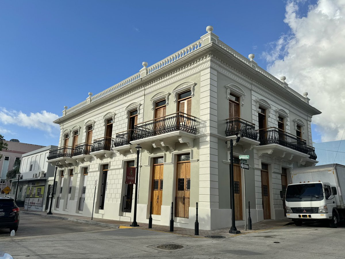 davsot's tweet photo. Buenos días Bayamón 🌳🚇🏛️🚍 https://t.co/kG4uM9gIaE
