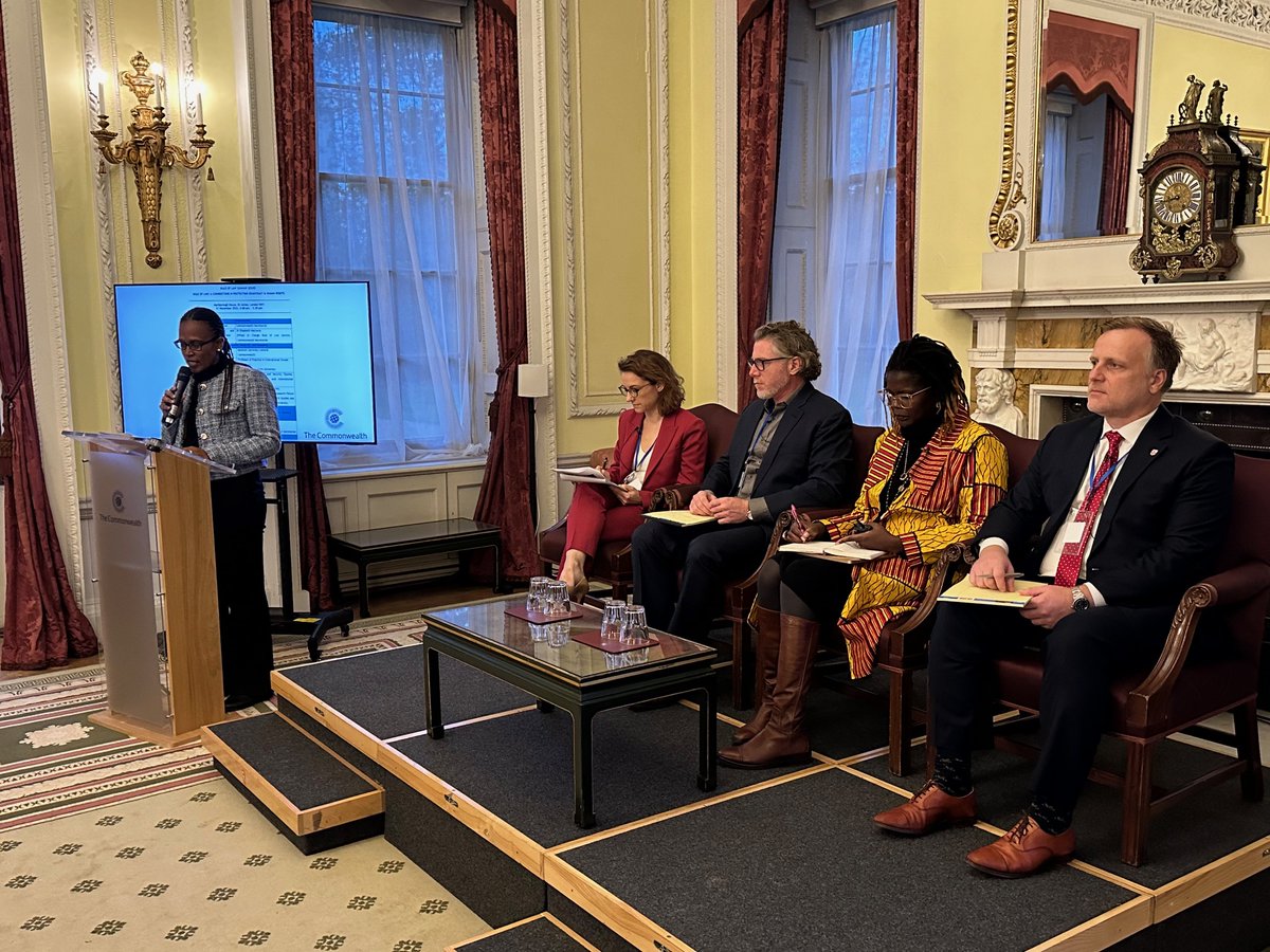 This week, the #Commonwealth Rule of Law team hosted a seminar to unpack the rule of law as a cornerstone of democracy and human rights. Experts, including @AbbottKingsley, @OkechAwino and @ChidiOdinkalu, examined emerging threats to democracy and human rights - and how the rule…