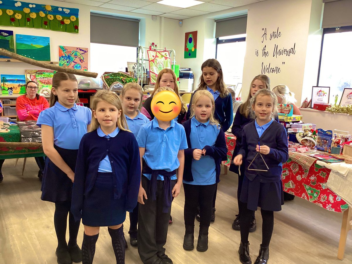 Ysgolyffin's tweet photo. Aethon ni i ' Together Works' heddiw. Roedden ni 'n canu llawer o ganeuon. #Togetherworks #dosbarthblodeuwedd
Today we sang lots of songs at the Christmas Fayre, Together Works. @EAS_Cymraeg https://t.co/uspeYnw3h6
